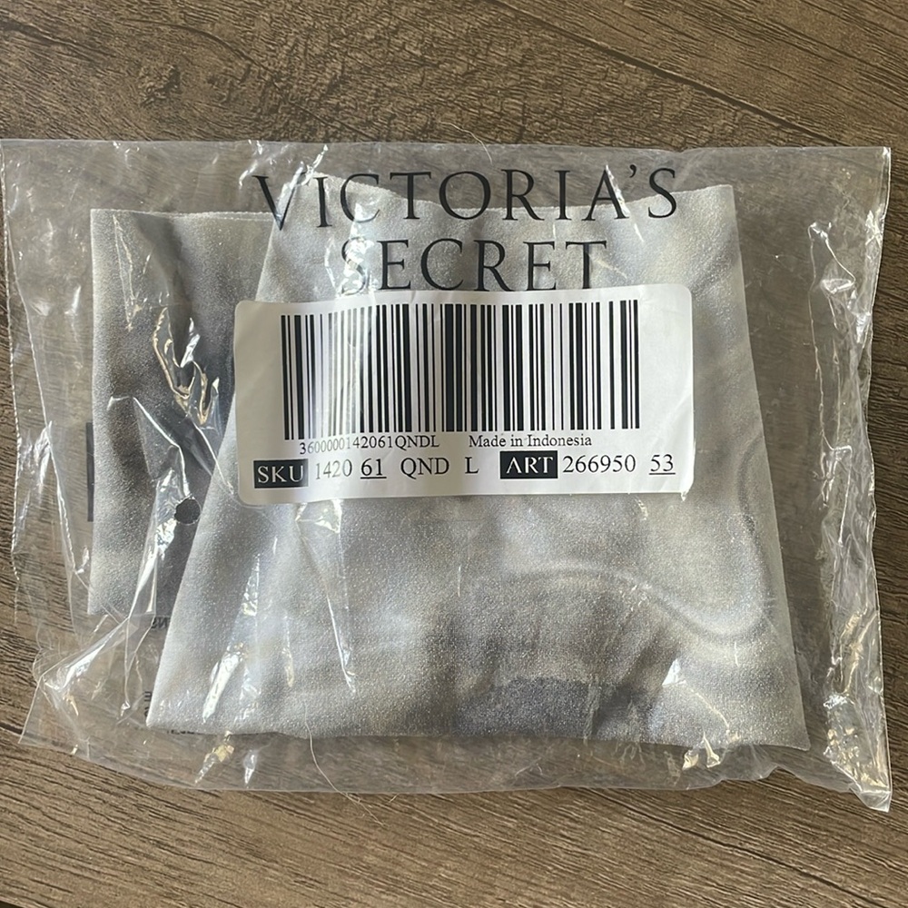 VS PINK NWT NO SHOW THONG